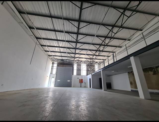 501M² WAREHOUSE TO LET IN LONGLAKE